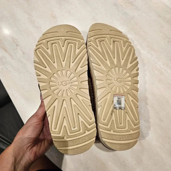 UGG Goldenstar Suede Slides Size 9 Color Beige - Picture 7 of 10